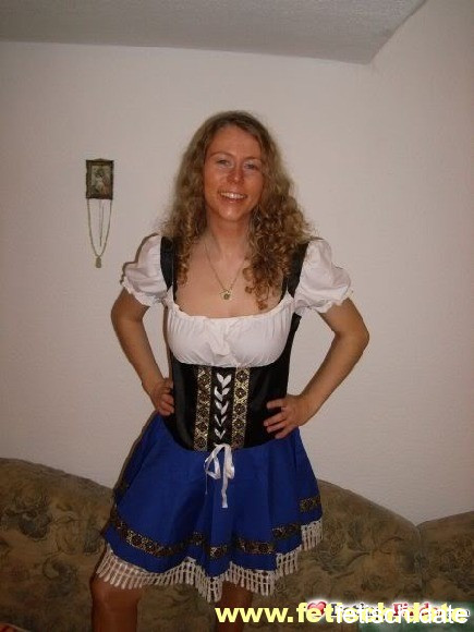 Kerbebursch zum feiern gesucht Dirndl Tracht Kerb feiern