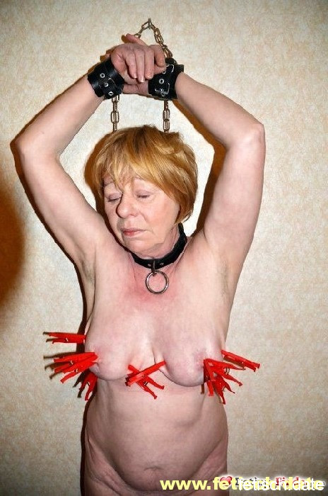 Devote Liesel aus Stuttgart Oma, Devot, BDSM, Fisten
